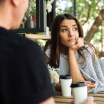 Kebiasaan Diam: Tanda Seseorang Melelahkan Diajak Bergaul?