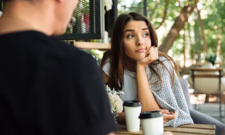 Kebiasaan Diam: Tanda Seseorang Melelahkan Diajak Bergaul?