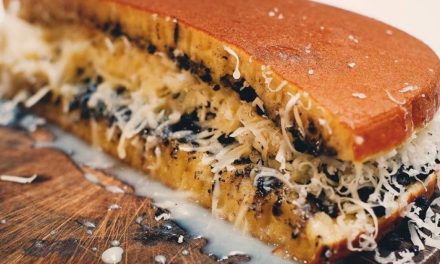 Martabak Bangka: Kuliner Legendaris Dengan Khas Manisnya