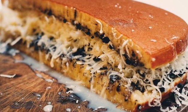 Martabak Bangka: Kuliner Legendaris Dengan Khas Manisnya