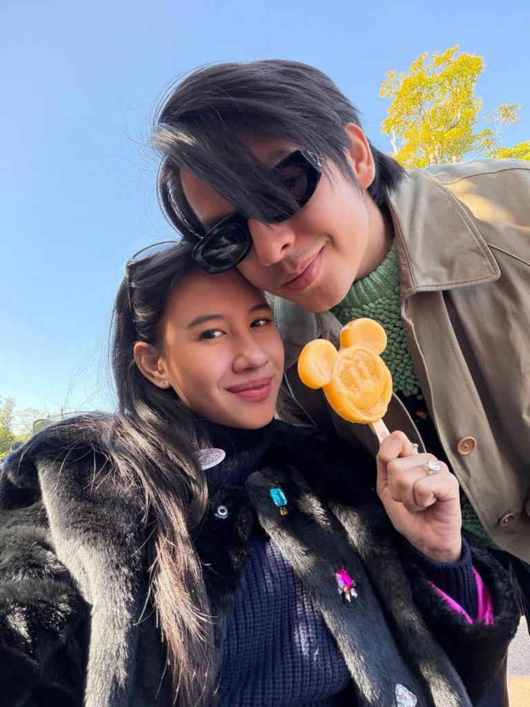 Babymoon Romantis Shenina & Angga Di Disneyland Tokyo