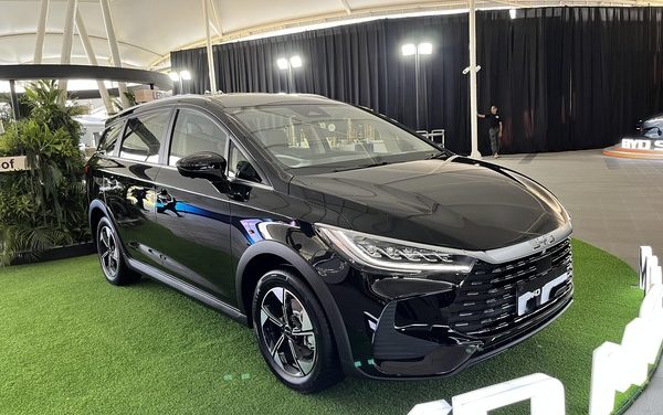 BYD M6 Resmi Masuk Pasar, Inovasi Mobil Keluarga Terbaru