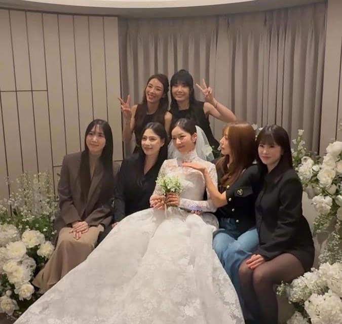 Cinta Dalam Khidmat: Pernikahan Bomi Apink Jadi Sorotan