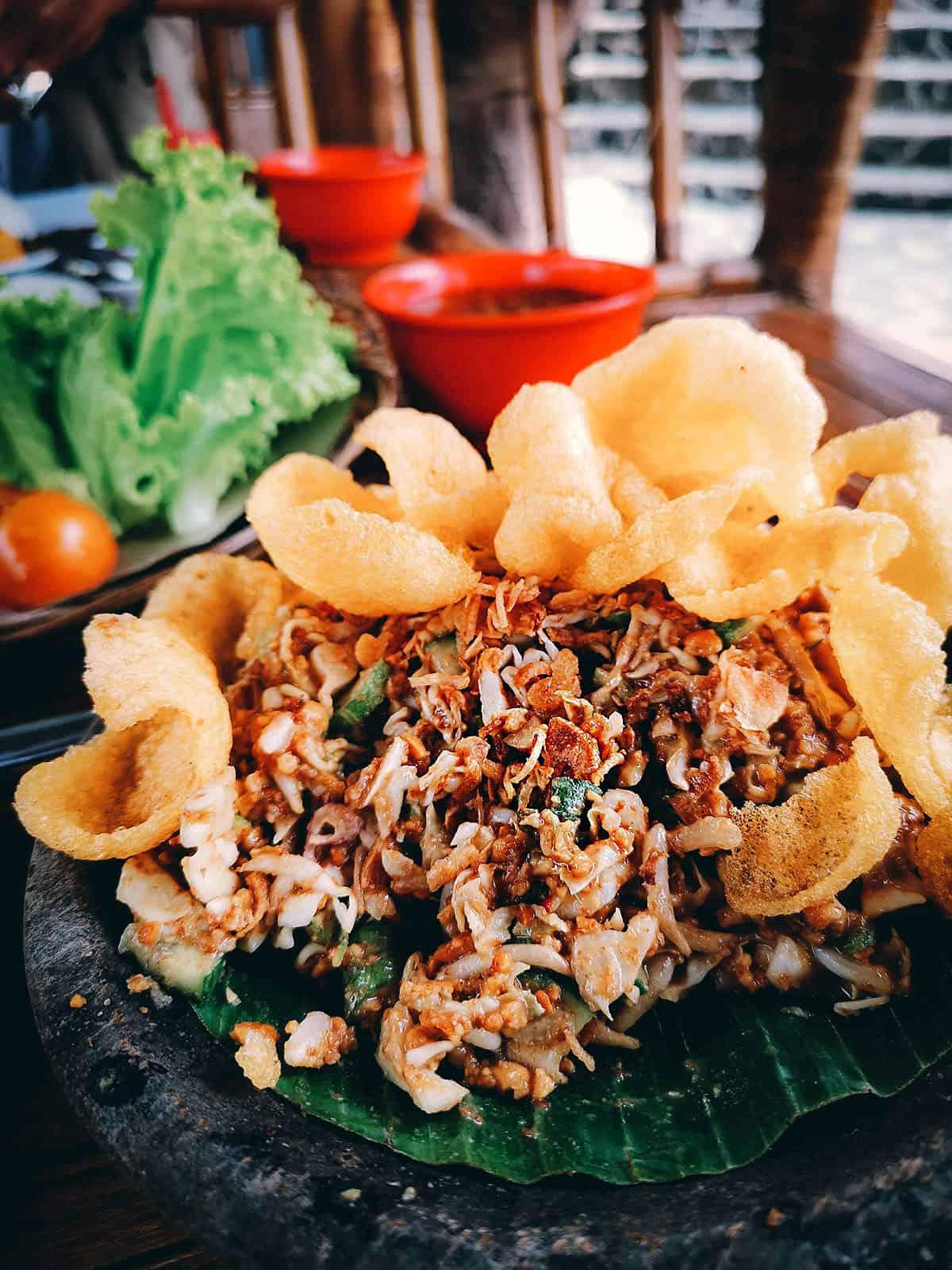 Lotek Khas Sunda, Kuliner Sederhana Dengan Rasa Luar Biasa