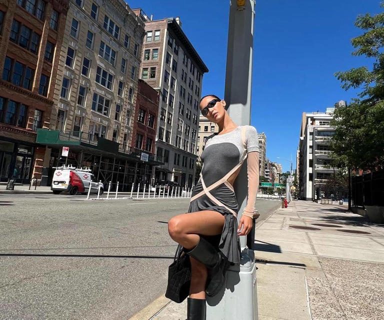 Street Style Bella Hadid Viral, Kombinasi Outfit Yang Bikin Terpana