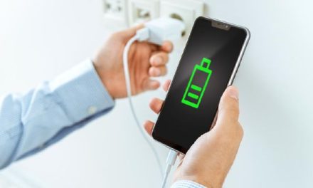 Baterai HP Tetap Awet! Ini Cara Mengisi Daya Yang Benar