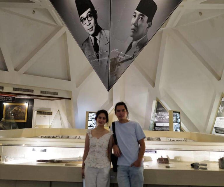 Seru Banget! Tissa Biani & Dul Eksplorasi Museum Di Surabaya