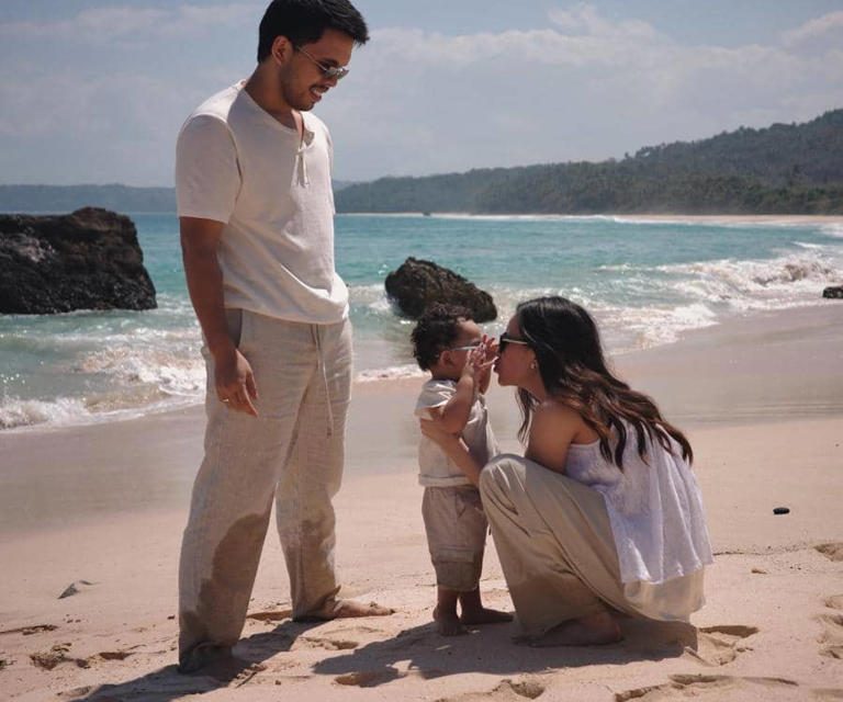 Happy Vibes! Momen Seru Keluarga Aaliyah & Thariq Di Sumba