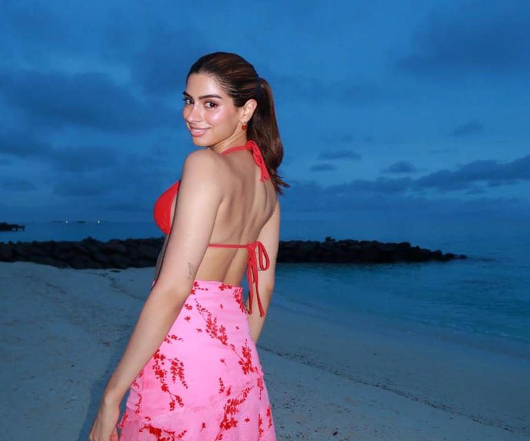Makin Eksotis! Khushi Kapoor Nikmati Sunset Indah Di Maldives
